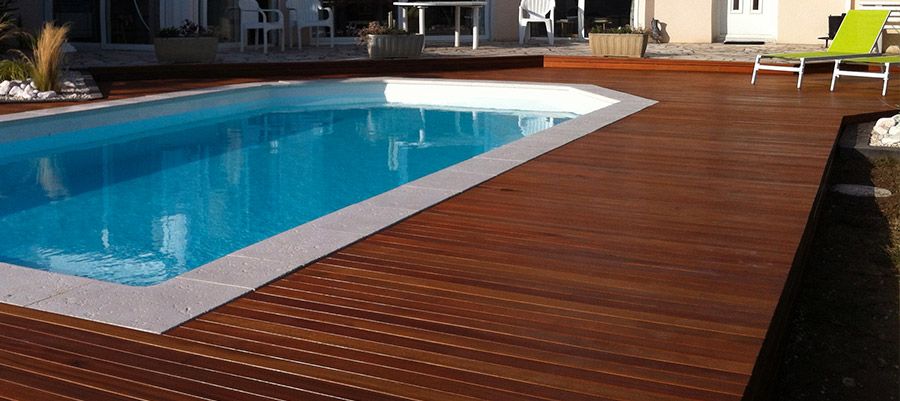 Le bois exotique : un atout de durabilité pour votre terrasse.