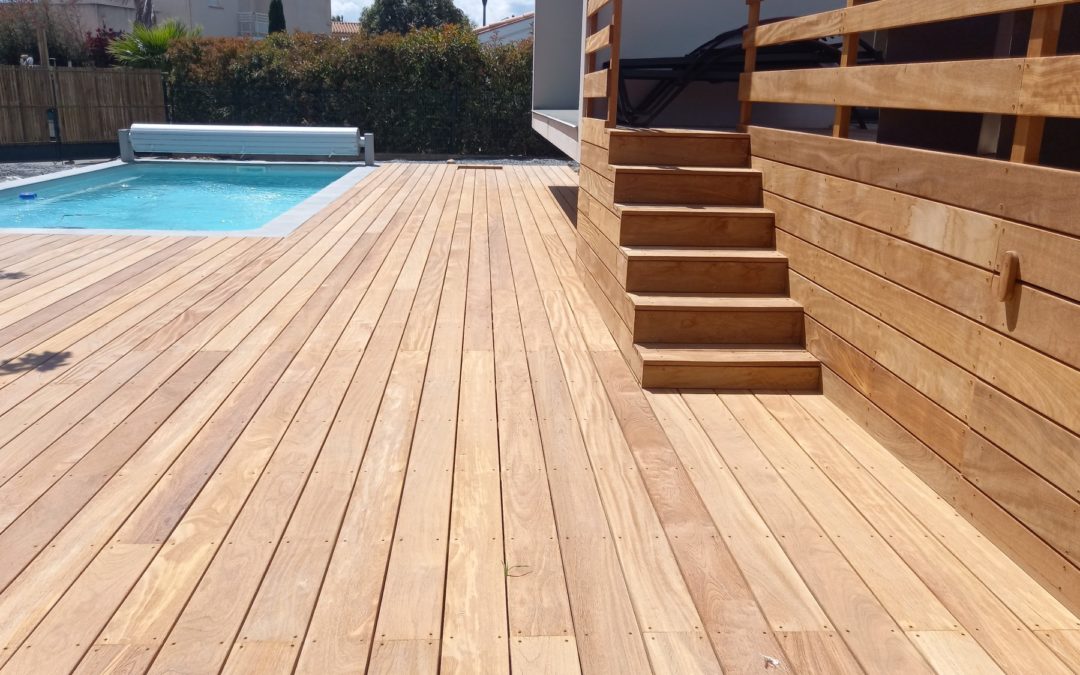 Terrasse en Ipé sur Deux Niveaux à Saint-Cyprien (66) : Élégance, Espace et Rangement Intégré en Bois Exotique
