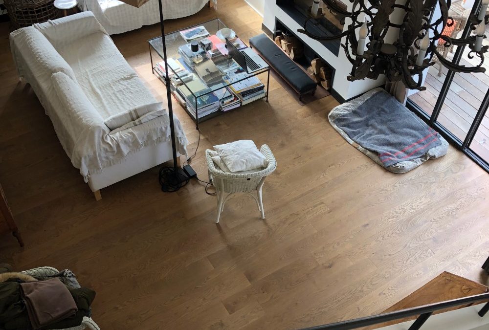 Rénovation et extension à Royan : un parquet en chêne sur mesure, du rez-de-chaussée à l’étage